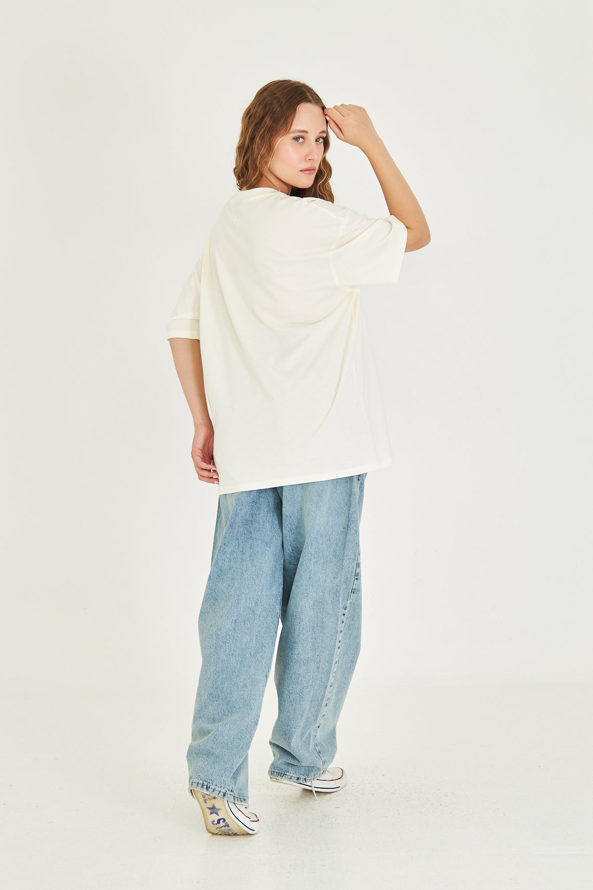 Kara Kalem Tasarım Oversize Tişört