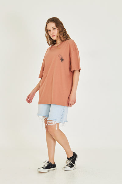 Minimal Tasarım Oversize Tişört