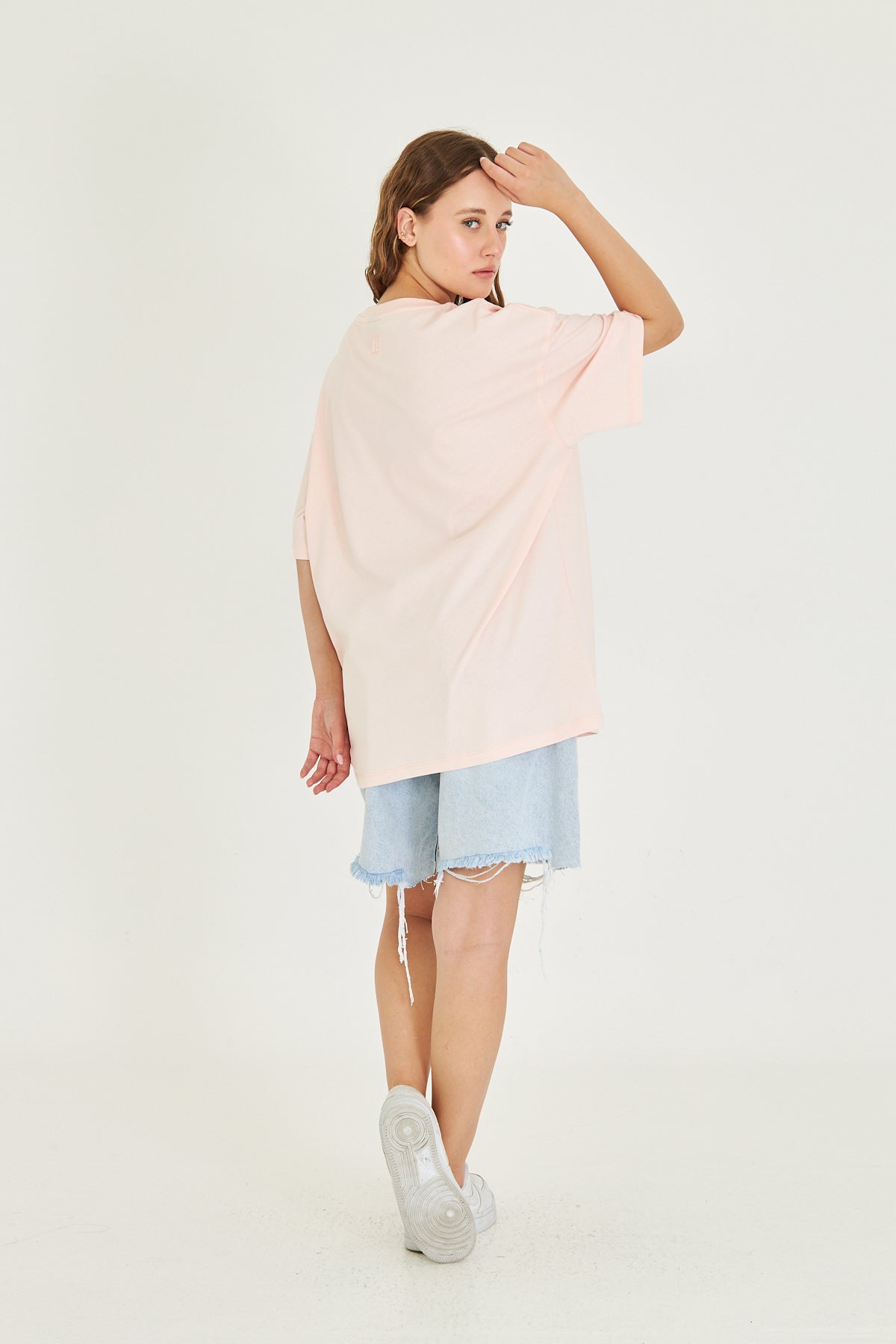 Minimal Tasarım Oversize Tişört